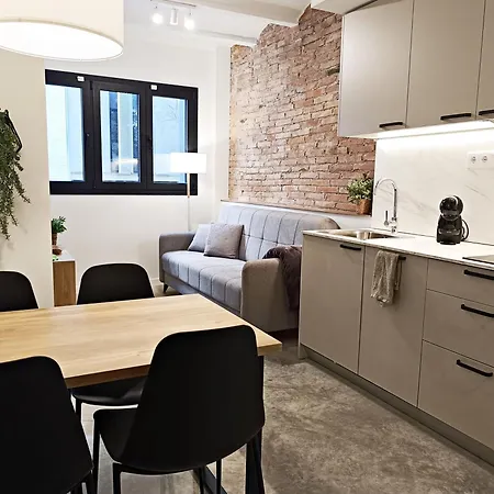 Ariqus Fira Lejlighedshotel