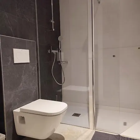 Ariqus Fira Aparthotel 3*